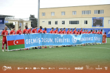 "Səbail" və "Zirə" meydana Türkiyə bayrağı ilə çıxdı