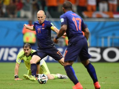 Van Persi və Robben Hollandiya futbolunun tarixinə düşdü