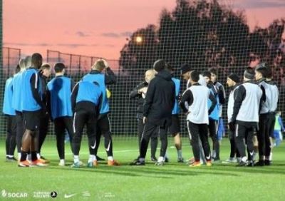 “Neftçi” Antalyaya 24 futbolçu ilə yollandı