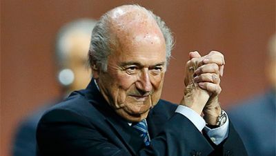 Yozef Blatter vəzifəsində qaldı