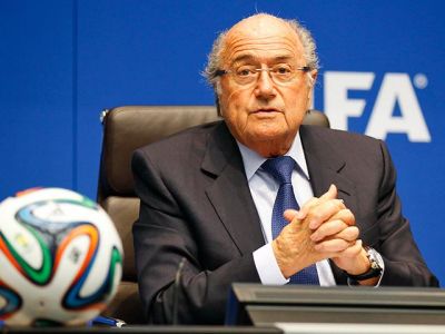 İstefa verən Blatter ən azı ilin sonuna kimi vəzifəsində qalacaq
