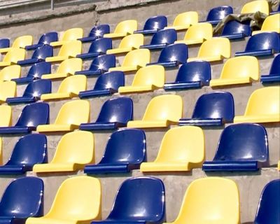 Gəncə stadionunda plastik oturacaqların qoyulmasına başlanılıb