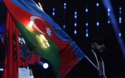 İrəvanda Avropa çempionatının açılışında Azərbaycan bayrağı yandırılıb