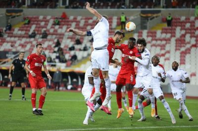 “Qarabağ” “Sivasspor”a da uduzdu