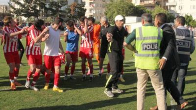 Türkiyə futbolunda şok: Yaşıl meydanda silah səsləri, futbolçu yaralandı