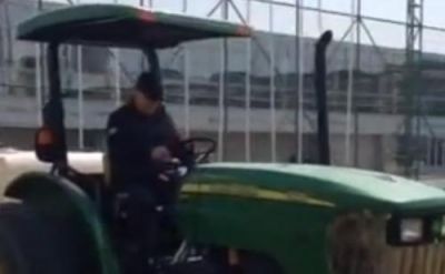 “Bakı”nın vitse-prezidenti traktor sürür