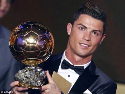 Robarto Karlos: “Bu il “Qızıl top”u Ronaldo qazanacaq”