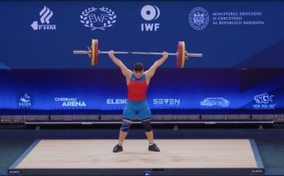 Azərbaycan ağırlıqqaldıranı Moldovada üç qızıl medal qazanıb