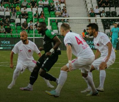 Sabiq “Qarabağ”lı penalti qaçırdı, Diniyevin komandası xal qazandı