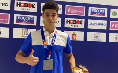 Azərbaycan üzgüçüsü beynəlxalq festivalda gümüş medal qazanıb