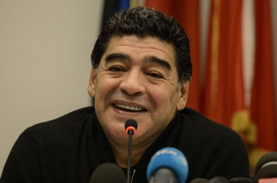 Maradona: “İmkanı olsa, arvadını da satar”