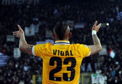 Vidal “Yuventus”la yeni müqavilə imzaladı